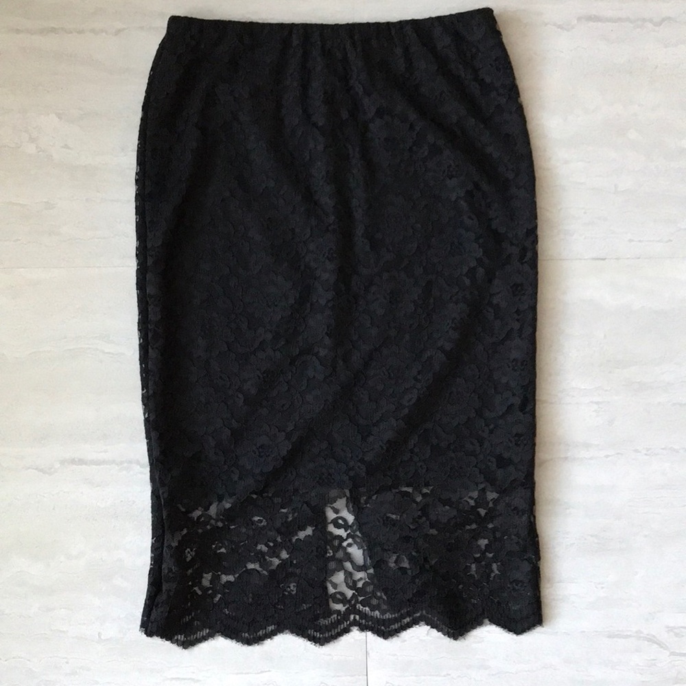 BLACK LACE PENCIL SKIRT